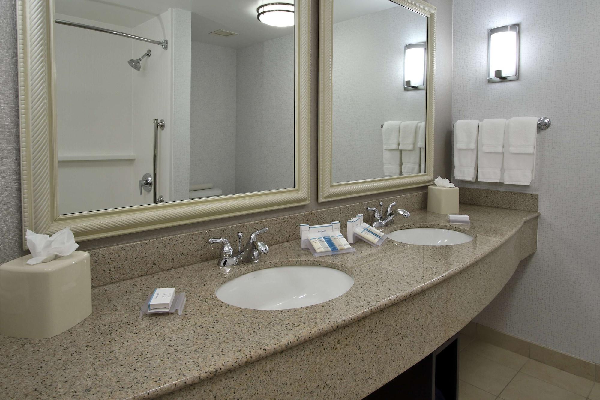 Hilton Garden Inn Sonoma County Airport Santa Rosa Ngoại thất bức ảnh