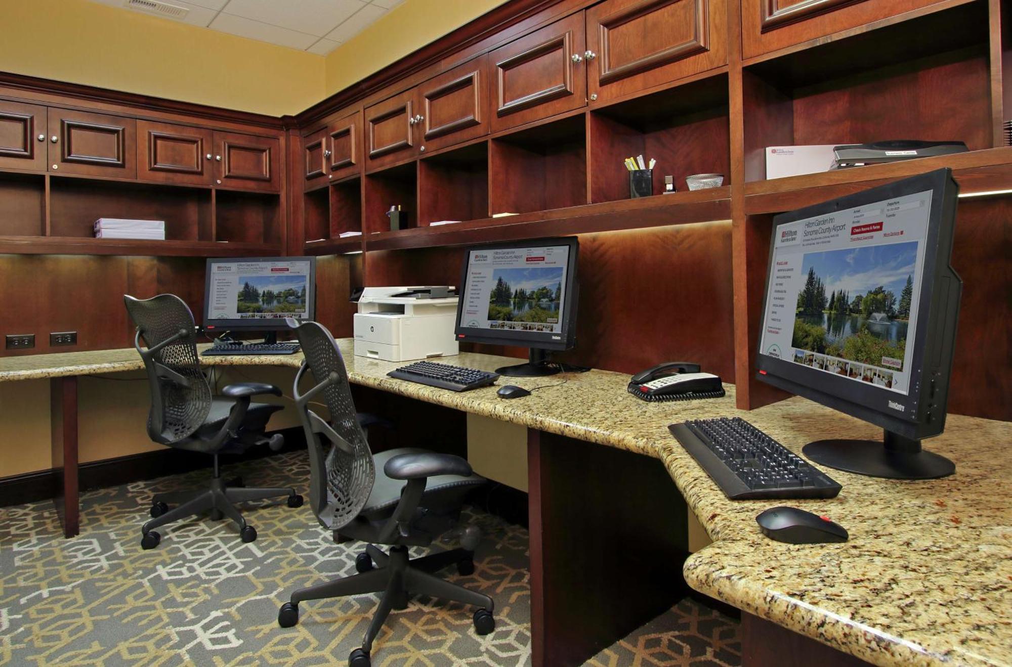 Hilton Garden Inn Sonoma County Airport Santa Rosa Ngoại thất bức ảnh