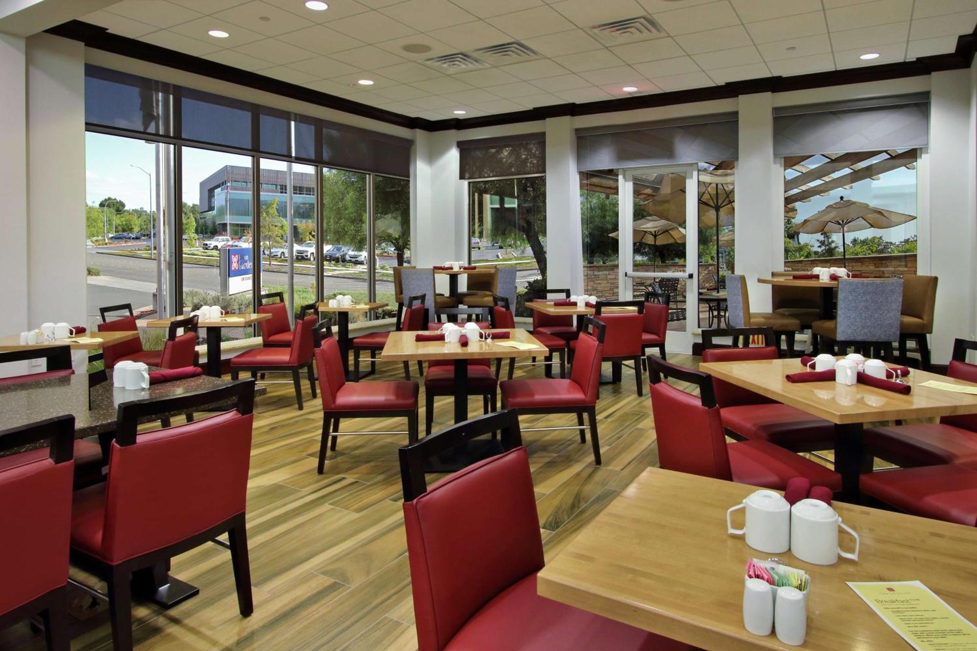 Hilton Garden Inn Sonoma County Airport Santa Rosa Ngoại thất bức ảnh